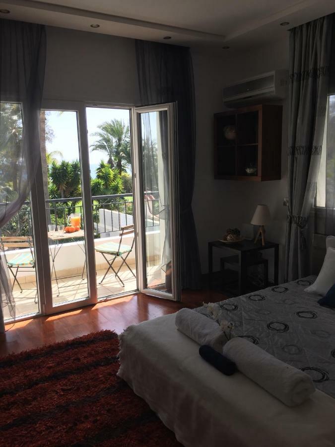 Deluxe First Line Villa Perivolia Bagian luar foto