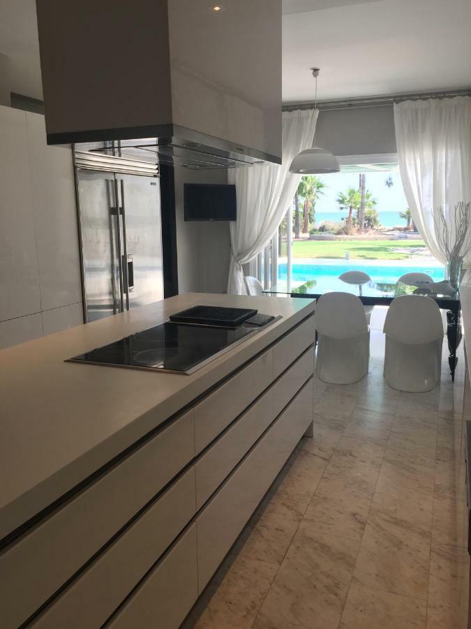 Deluxe First Line Villa Perivolia Bagian luar foto