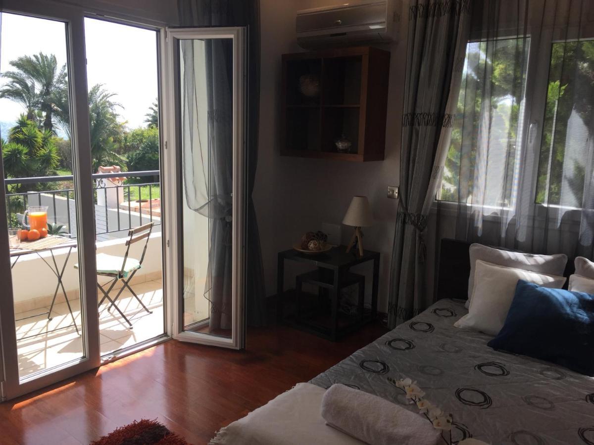 Deluxe First Line Villa Perivolia Bagian luar foto